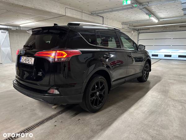 Toyota RAV4 2.5 XLE - 5