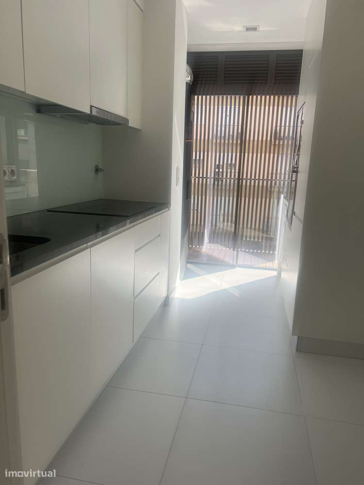 T2 com Lugar de Garagem - Como Novo - Grande imagem: 4/24