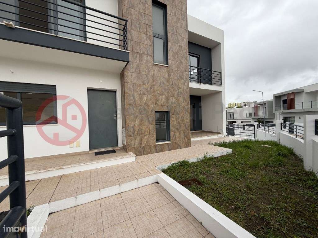 Moradia T5 remodelada no Feijó, Almada-7