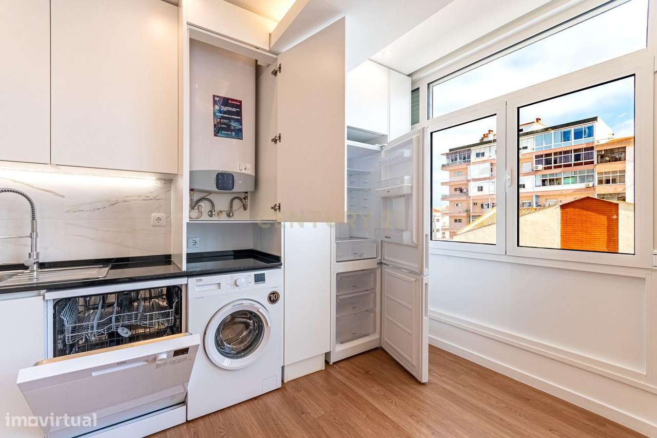 Apartamento T2 remodelado na Amora, Seixal - Grande imagem: 4/16