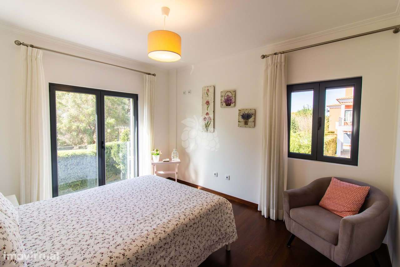 T4 duplex nos "Terraços da Guia" em Cascais com garagem e piscina-24