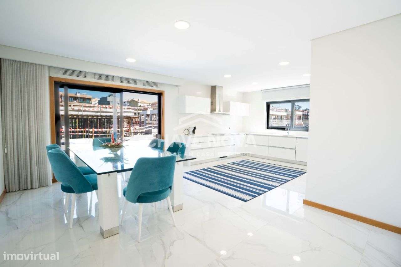 Moradia Geminada V3 Como Nova c/ Garagem Box em Canidelo - Grande imagem: 5/25