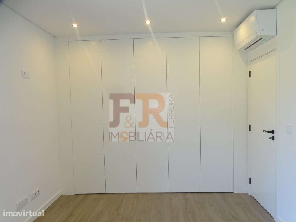 PRONTA!! Moradia Duplex T4 com Garagem, Quinta das laranjeiras Fern...-40