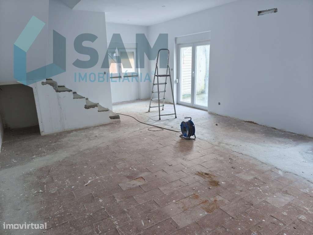 Moradia T3 em Remodelação | A 3 Minutos da Praia | Entrega Chave na... - Grande imagem: 4/29