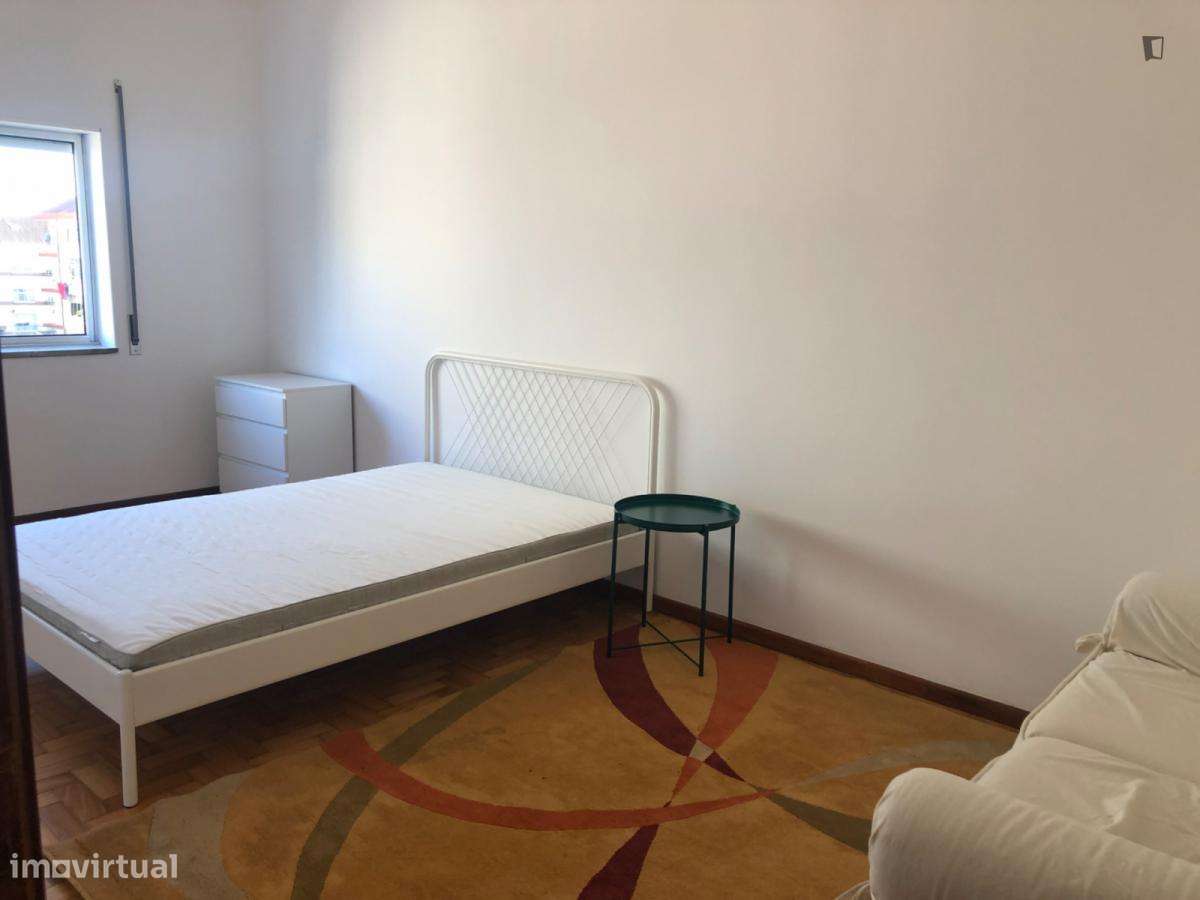 Quarto - localizado em Sé de Braga e São Lázaro Braga - Grande imagem: 5/10