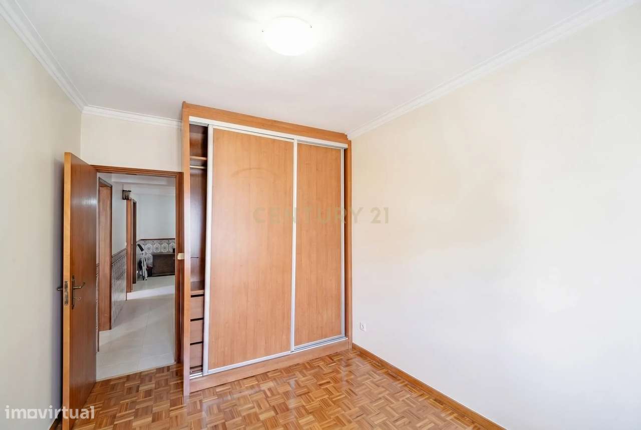 Apartamento T3 em Amora, Seixal - Oportunidade Única!-20