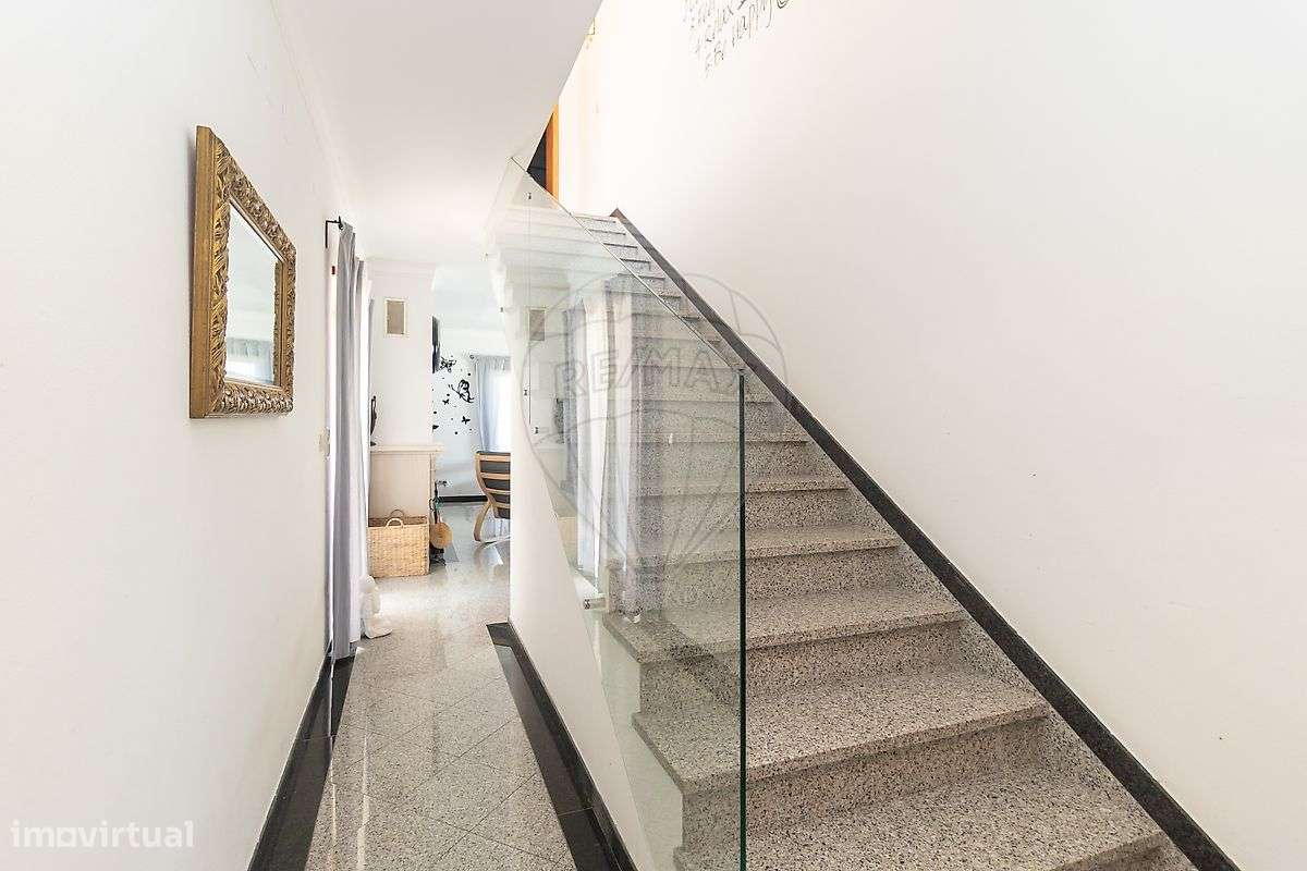 Moradia T4 com 570 m² de Terreno em São João das Lampas-11