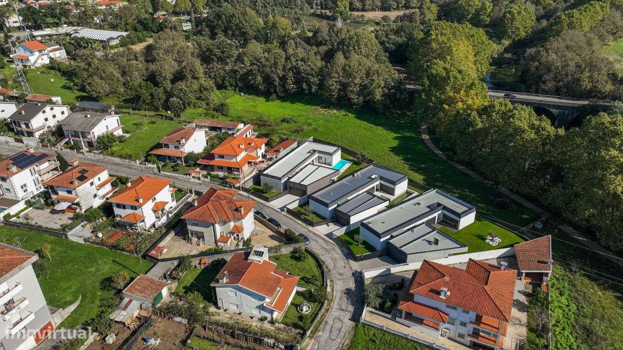 Fantástica Moradia T3+1-23