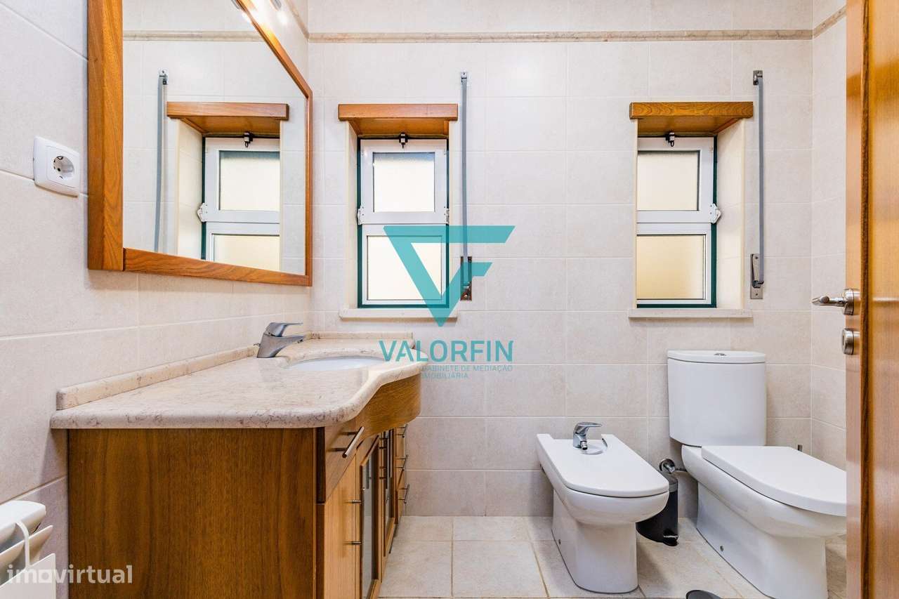 Moradia T4 c/ Jardim e Logradouro - Trutas - Marinha Grande-13