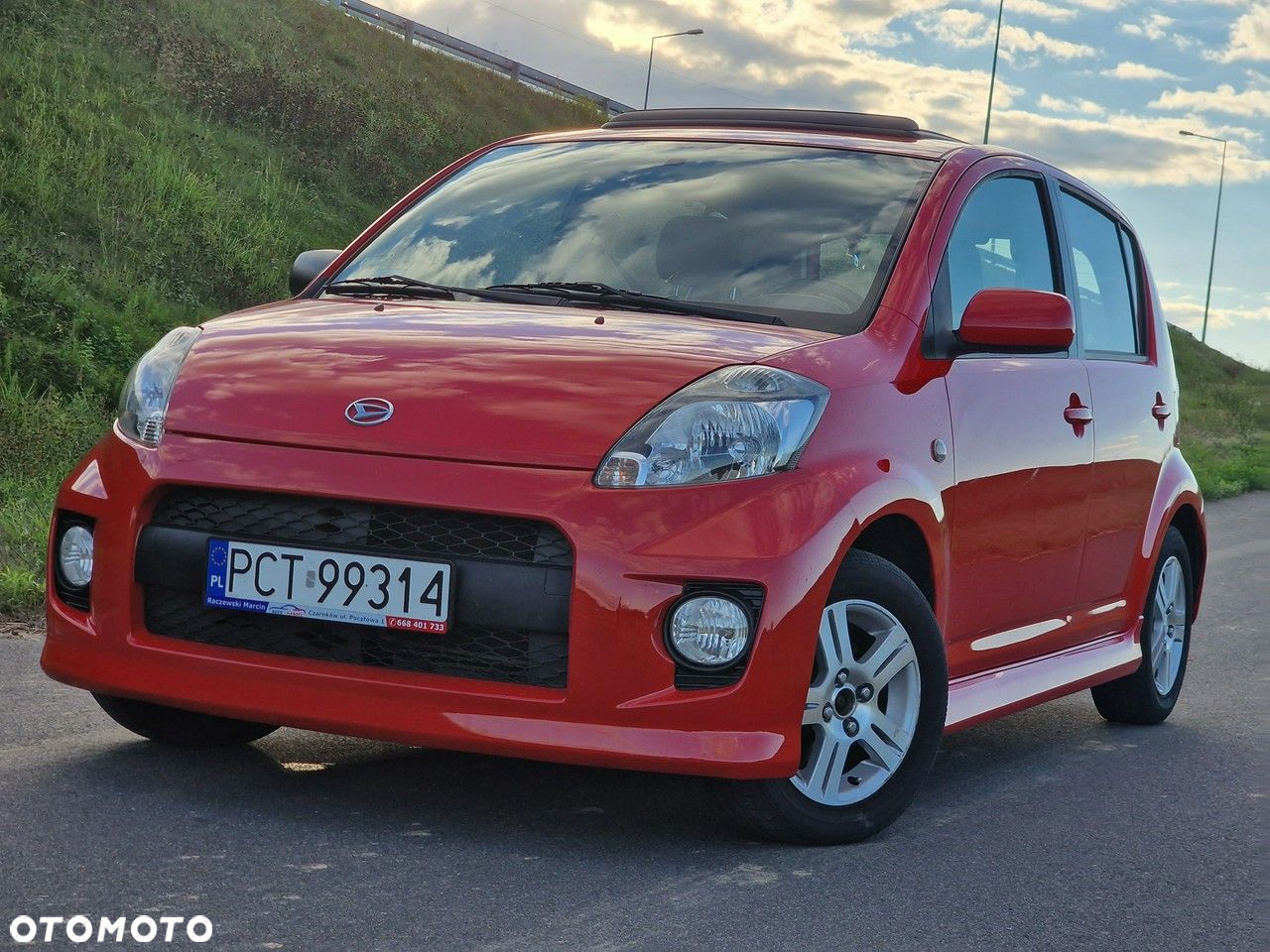 Daihatsu Sirion - 2