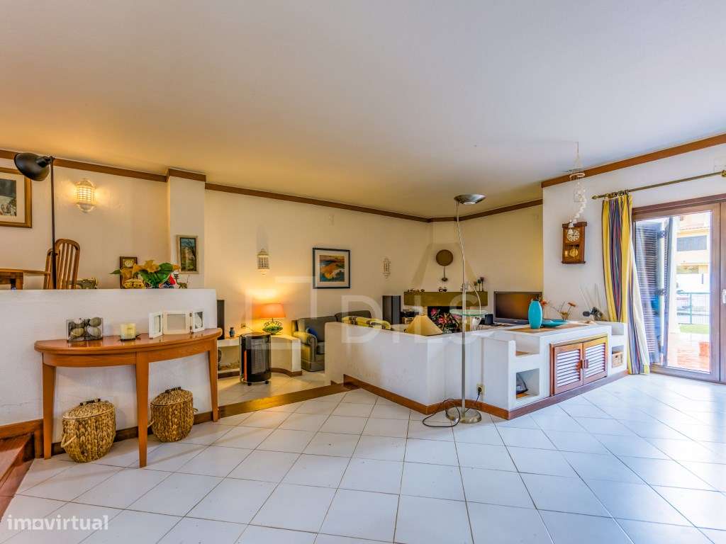 Moradia geminada T3+1 com piscina e jardim, em Albufeira, Algarve - Grande imagem: 4/20