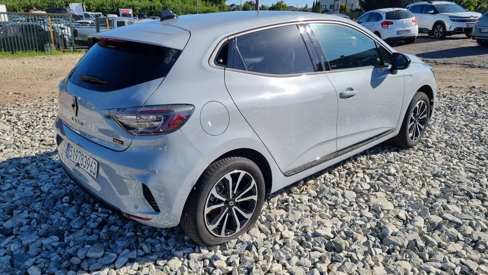 Renault Clio V (2019-2025) E-TECH Full 145 EVOLUTION 2025