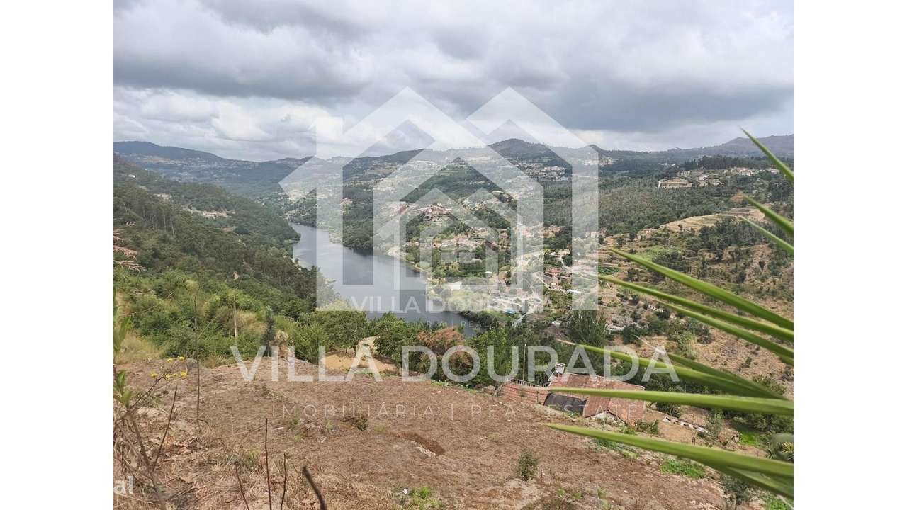 Casa com Terreno e vista sobre o Rio Douro-6