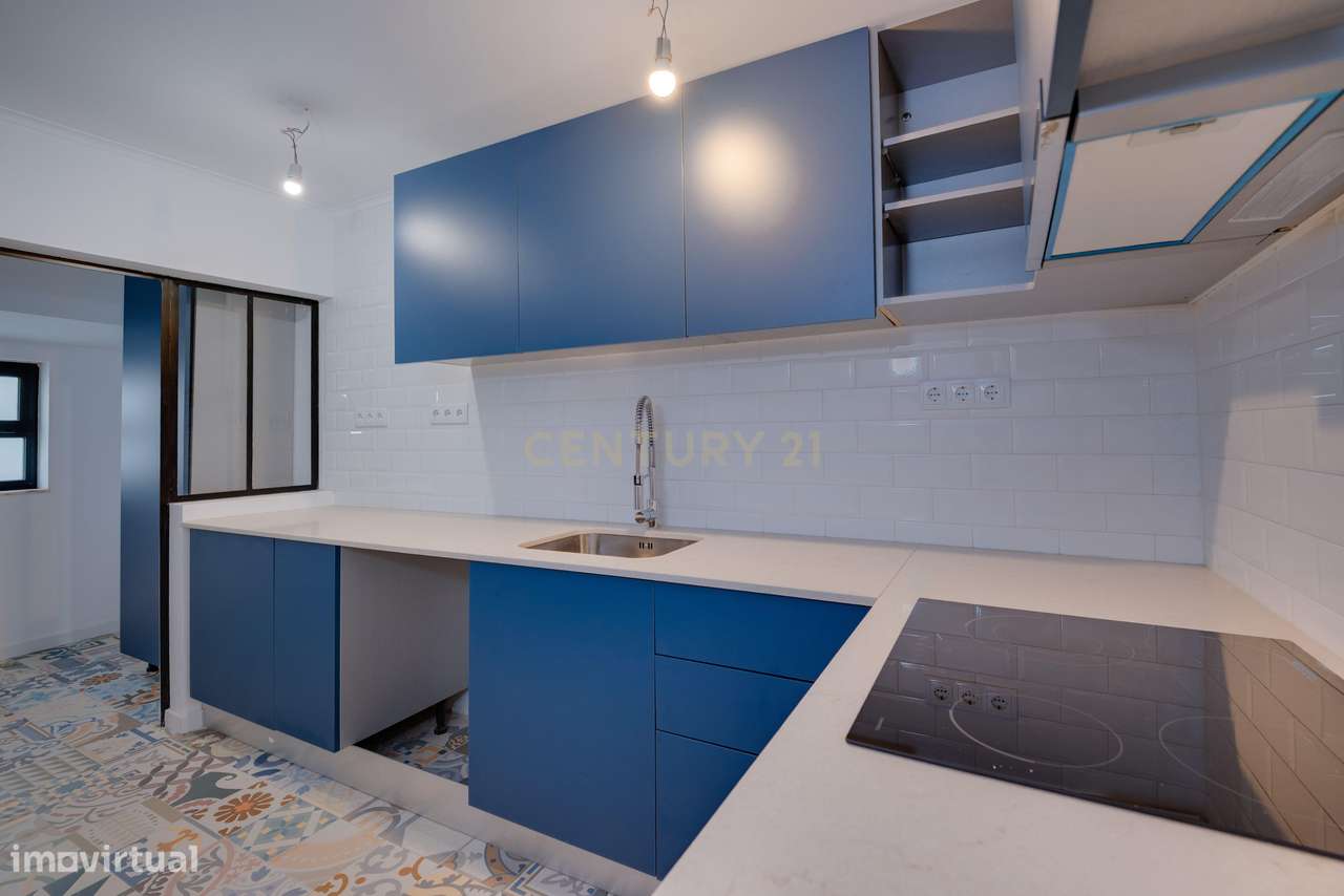Prédio c/ 2 apartamentos (T1 e T2) com Pátio e Terraço - Centro Histór-26