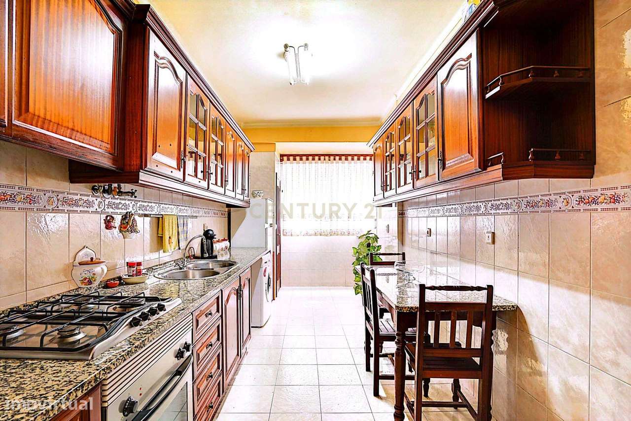 Apartamento T3 convertido em T2 em Linda-A-Velha - excelente localizaç-8