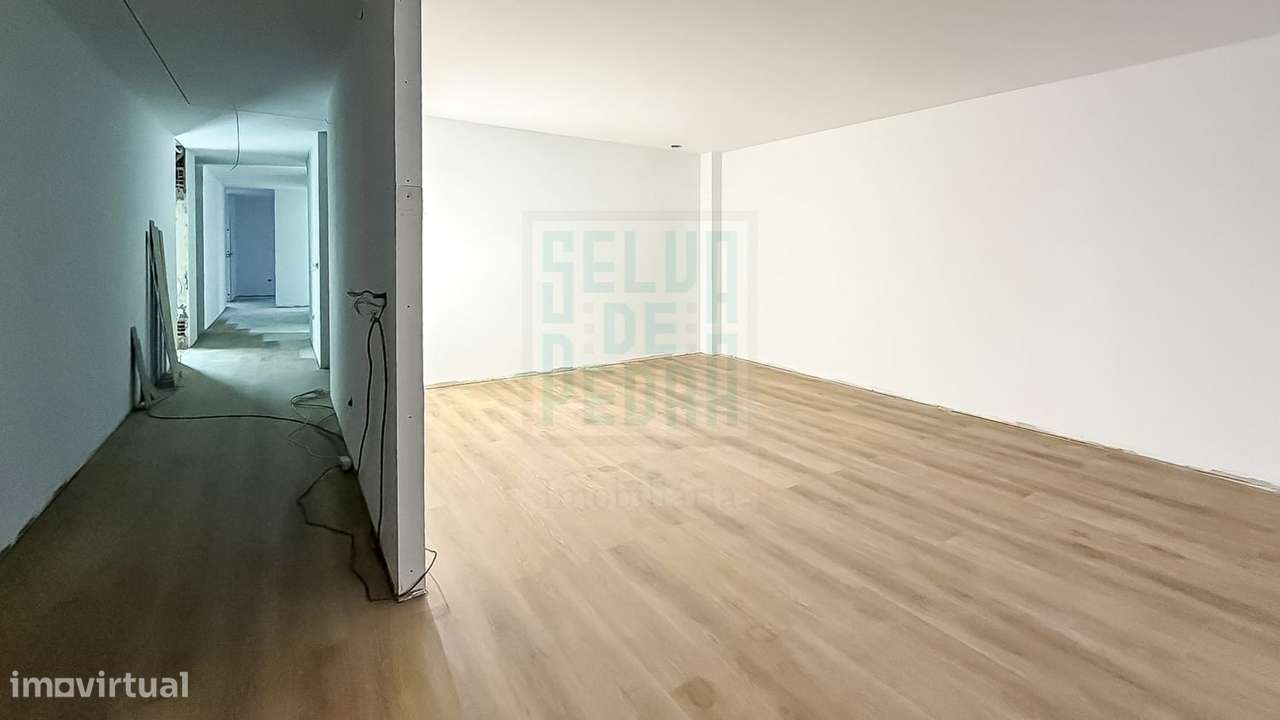 Apartamento T2+1 Centro de Paços de Ferreira-23