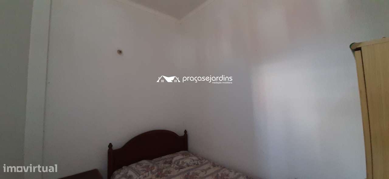 Prédio com 3 Apartamentos-8