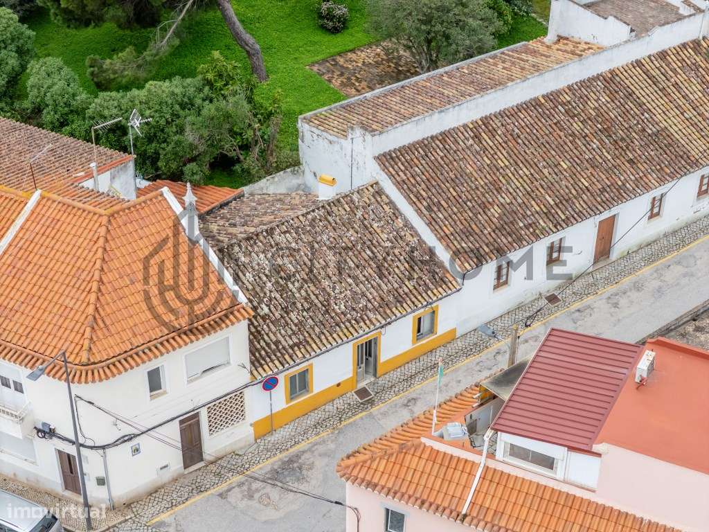Moradia T2 com quintal no centro de Lagoa-3
