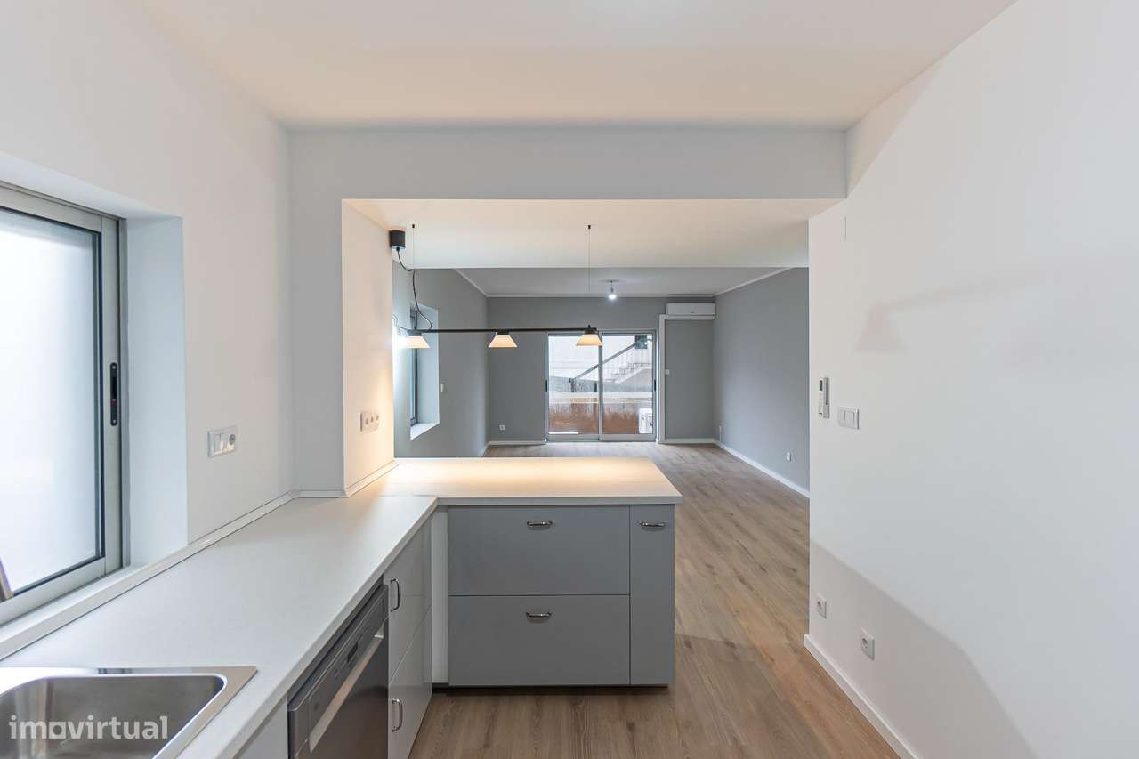 Apartamento T3 renovado | Bonfim, Porto | 105 m2-24