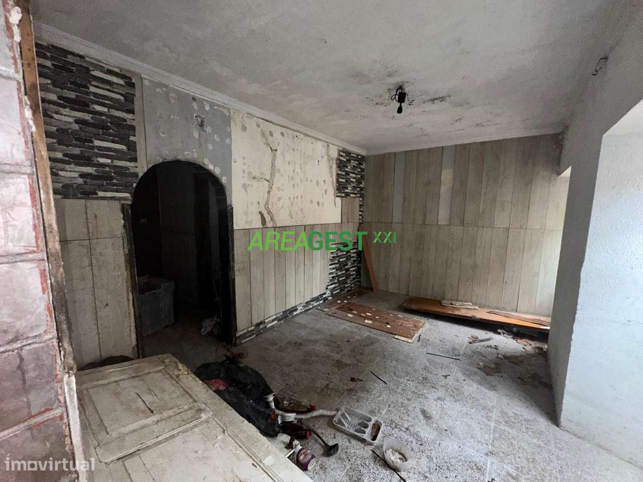 Moradia T3 em ruínas, para venda Barreiro - Grande imagem: 4/24