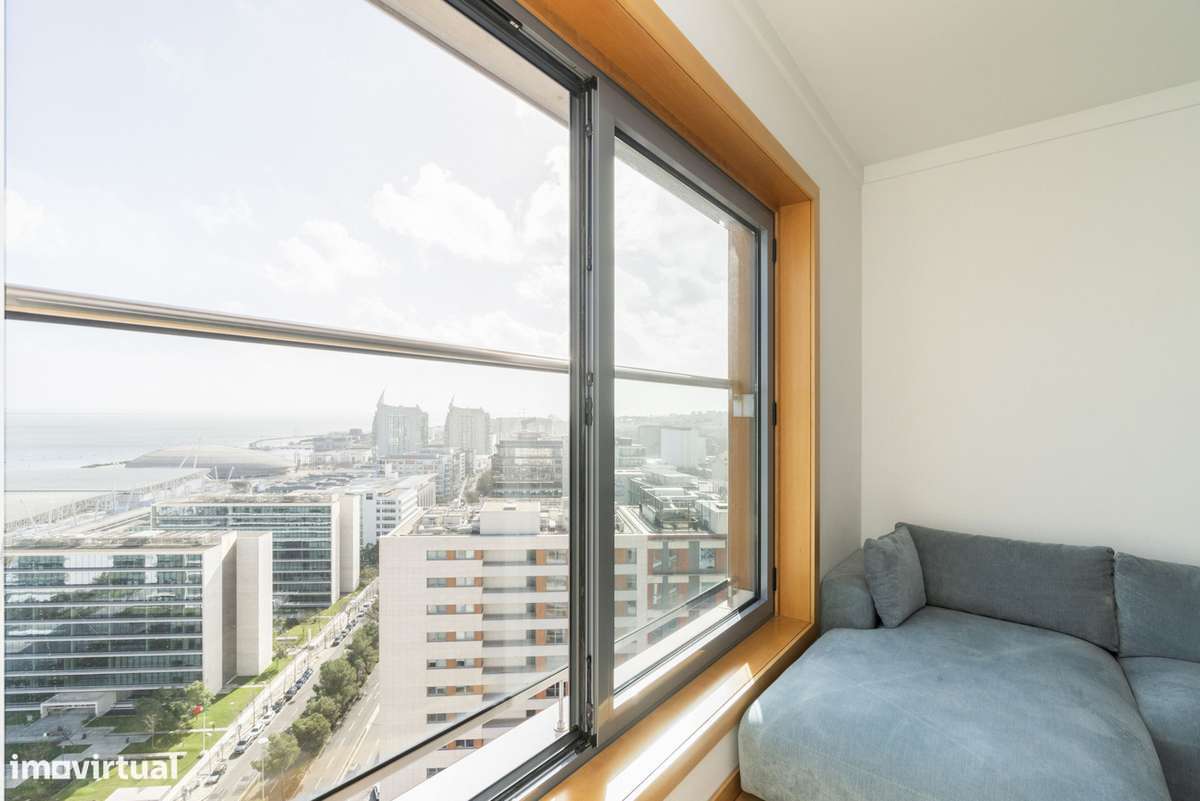 Vista Frontal Rio Tejo| T2 no Edifício Panorâmico | Parque das Nações - Grande imagem: 2/21