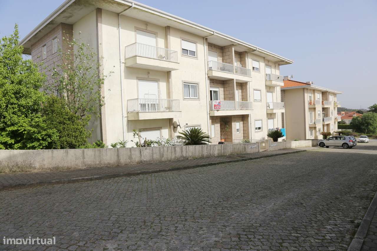 Apartamento T3 Venda em Lustosa e Barrosas (Santo Estêvão),Lousada - Grande imagem: 2/30