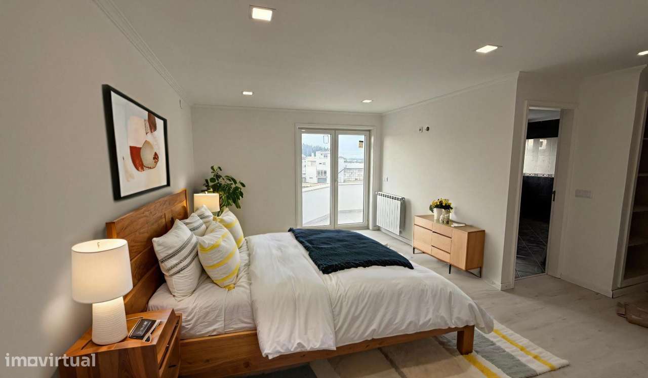 Moradia T3+1 com anexo, forno e churrasqueira, garagem e vistas da ... - Grande imagem: 2/24