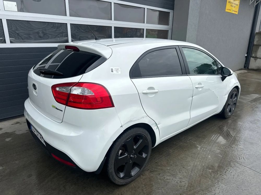Kia Rio III 1.4 XL 2012