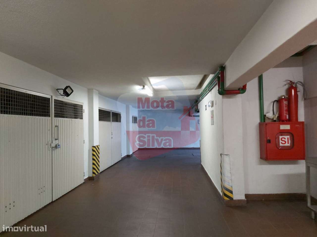 Excelente Garagem Fechada Individual no Feijó - Almada - Grande imagem: 4/6