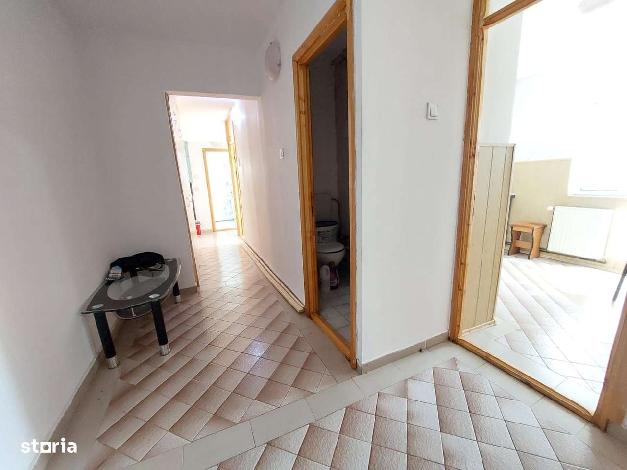 COMISION 0 Ap. 3 camere, decomandat, 75,5 mp. utili, Et.3, Central-1