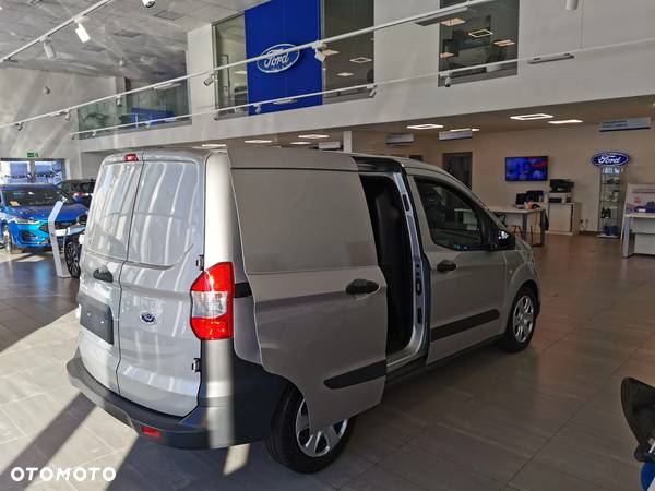 Ford Transit Courier - 4