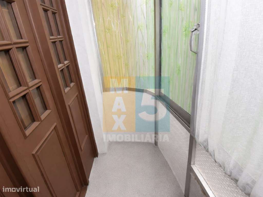 T2+1 com logradouro a 5 min a pé da Universidade Nova - Lisboa-4
