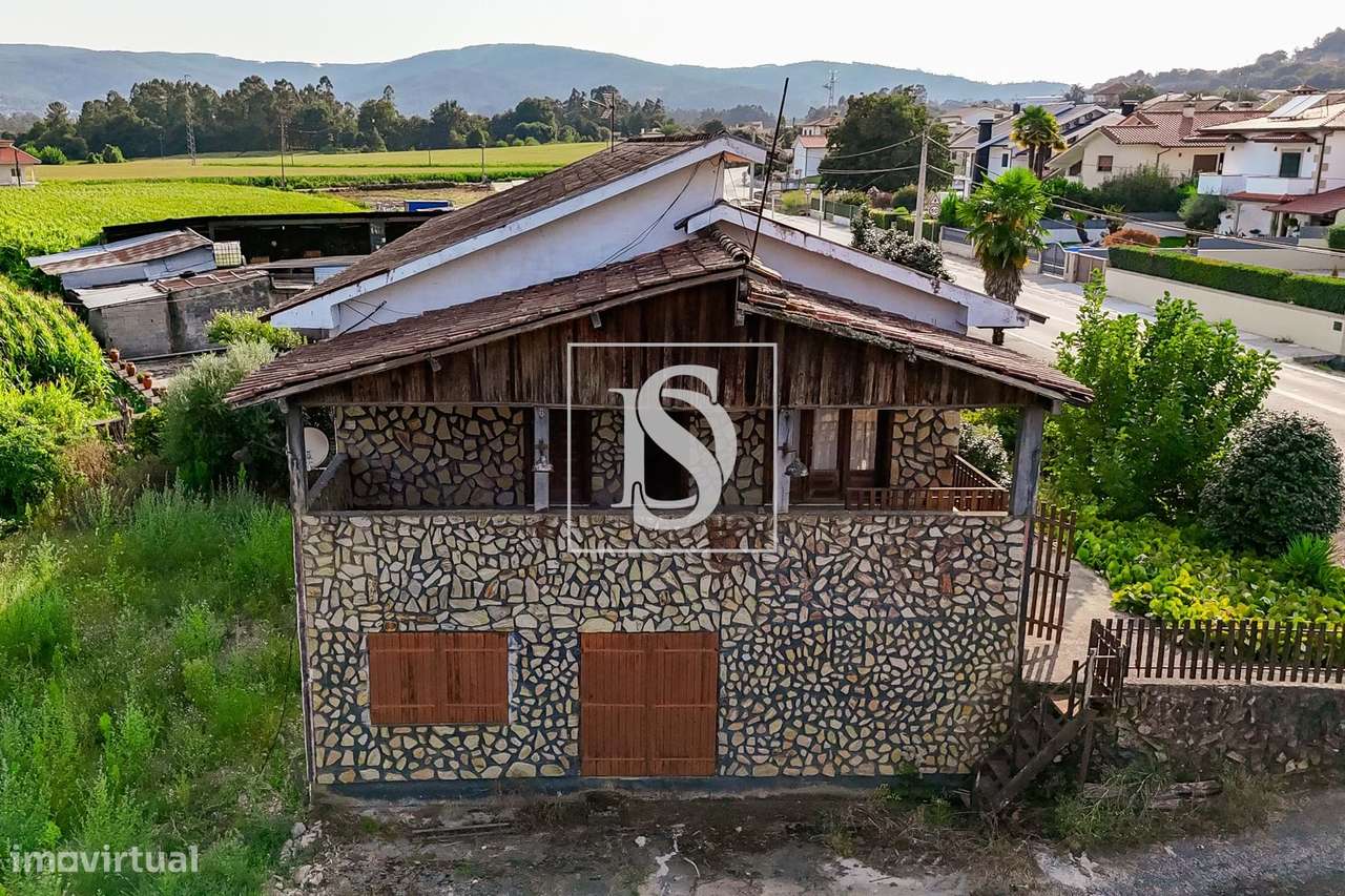 Moradia T4 c/ 376 m², jardim e riacho-20