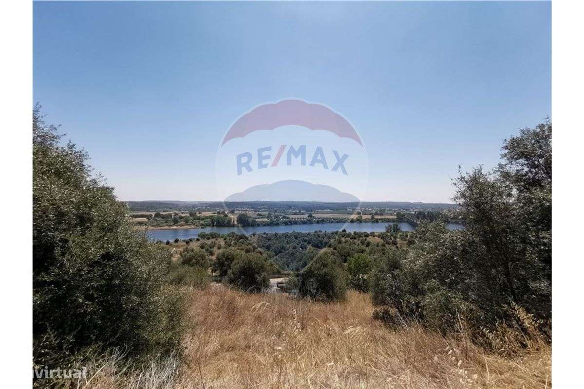 TERRENO PARA CONSTRUÇÃO - Grande imagem: 2/9