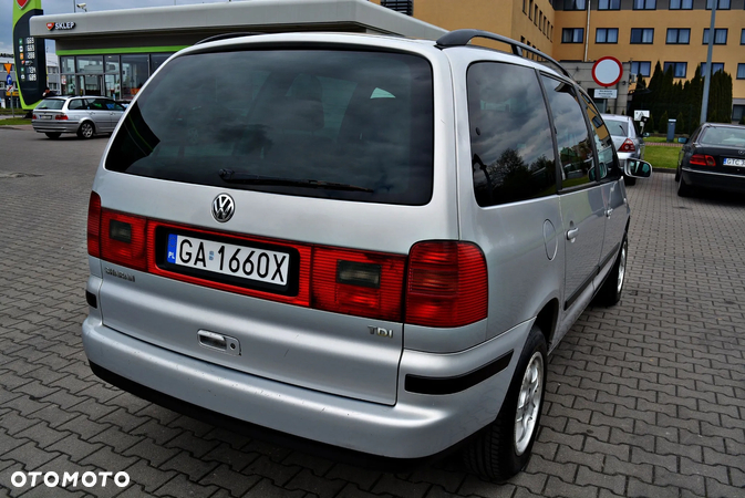 Volkswagen Sharan 1.9 TDI Comfortline - 11