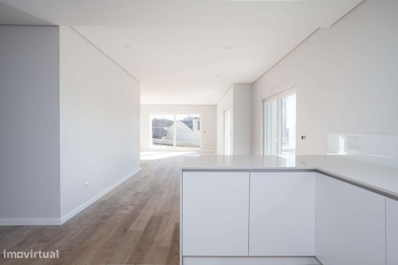 Moradia Térrea Geminada T3+1, Santo Isidoro - Grande imagem: 4/27