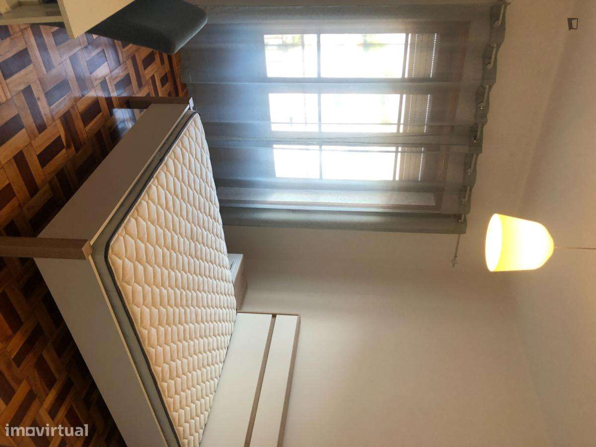 Quarto - localizado em Celas Coimbra Portugal Coimbra - Grande imagem: 4/6