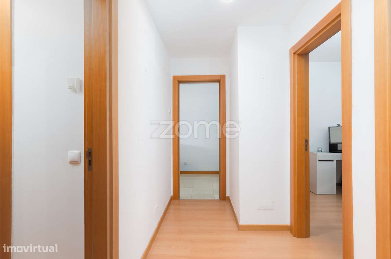 Apartamento T3 em Paio Pires-19