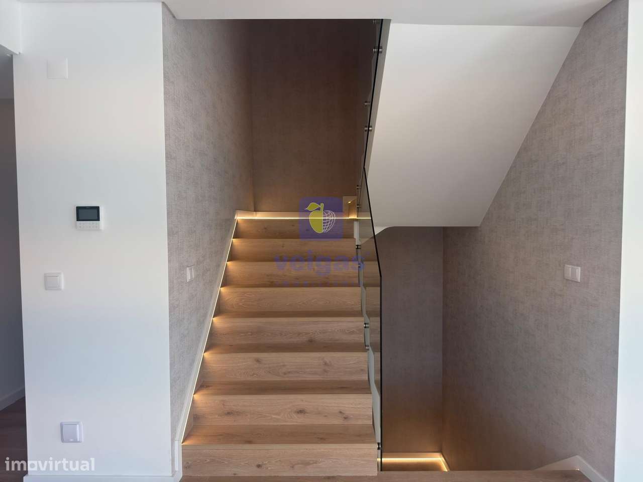 Moradia T4 C/ Piscina -  Bairro Primavera-38