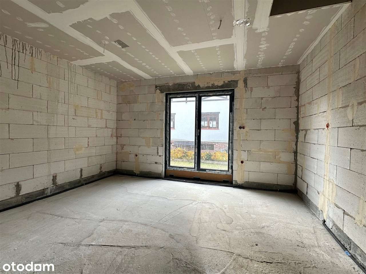 DOM Wolnostojący W Cudownej Lokalizacji!-14