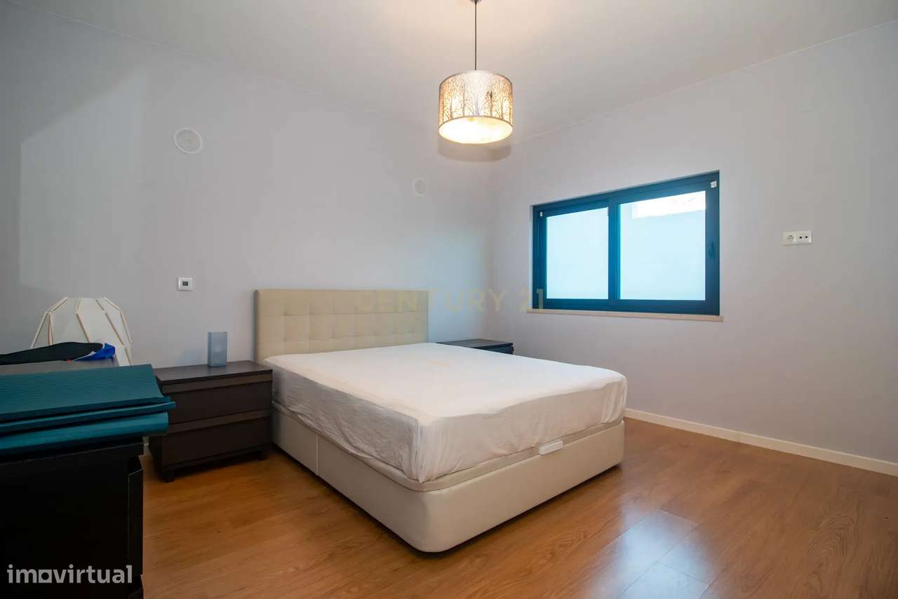 Viva o Luxo à Beira-Mar: Moradia Espetacular T5 com Piscina na Deslumb-17