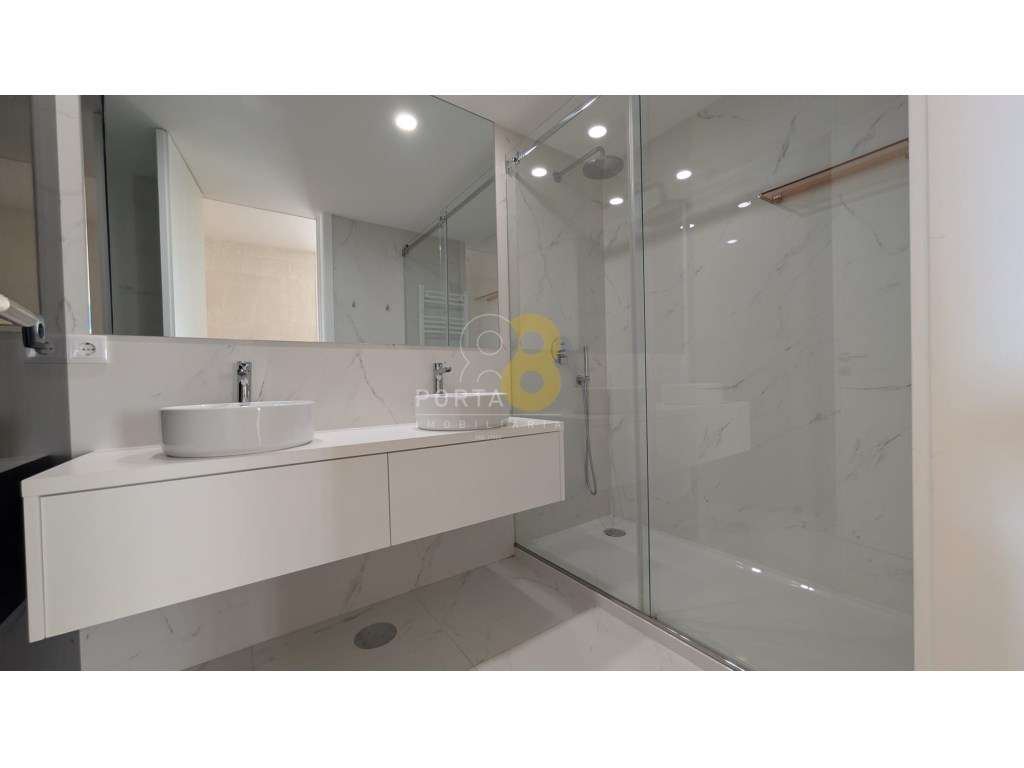 Apartamento T4 Mobilado Virado ao parque da cidade - Matosinhos Sul-14