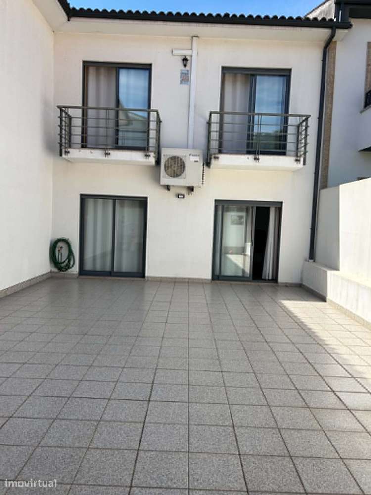 MORADIA GEMINADA V3 em Airães, Felgueiras-21