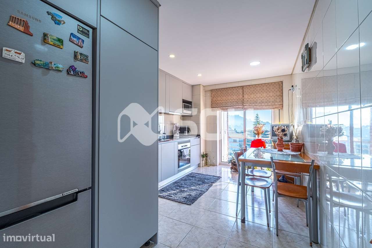 Apartamento T2 com Varandas, Garagem Dupla e Último Piso – Gondomar - Grande imagem: 3/25