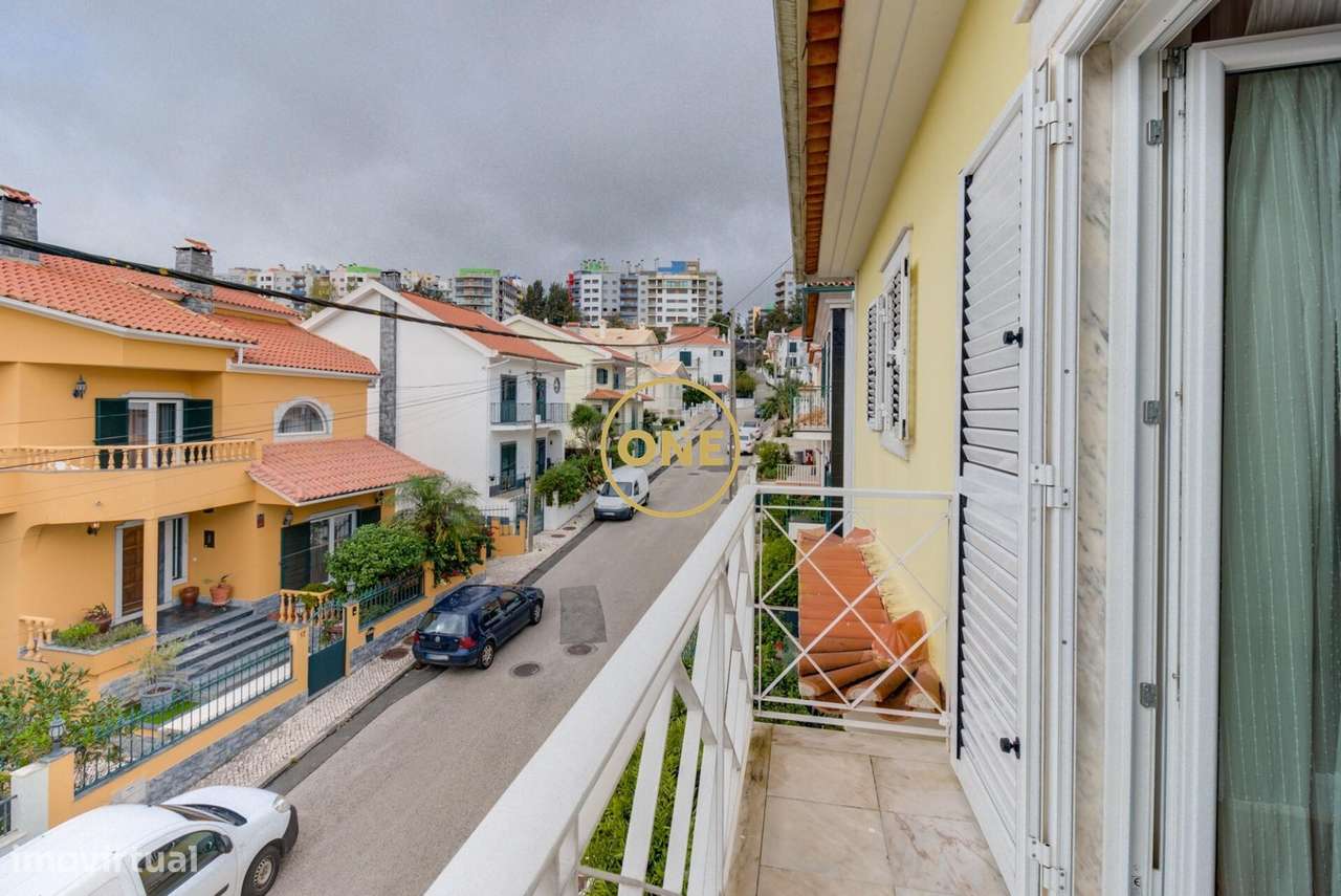 Moradia T4 com Jardim e Garagem na Ramada, Odivelas-7