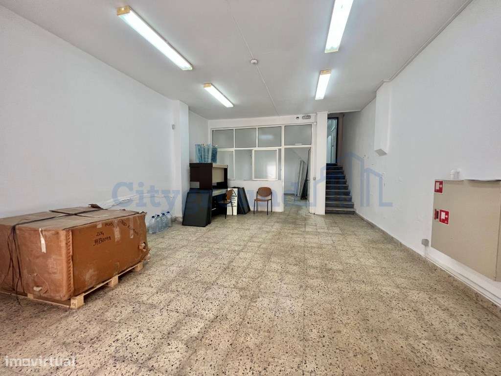 Loja com terraço junto à Alameda - Grande imagem: 2/25