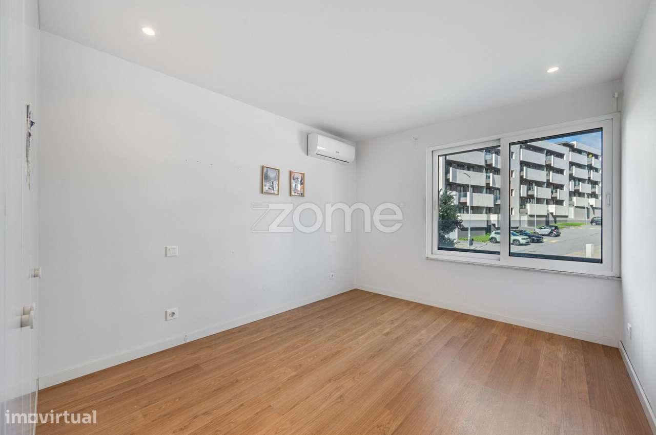 Apartamento T3 Semi-Novo em Calendário-19