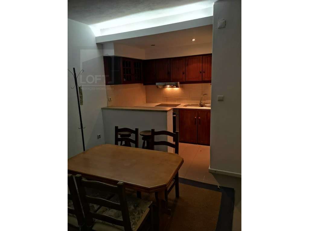 Condomínio com 6 Moradias V2 /V3 Mobiladas e Equipadas-26