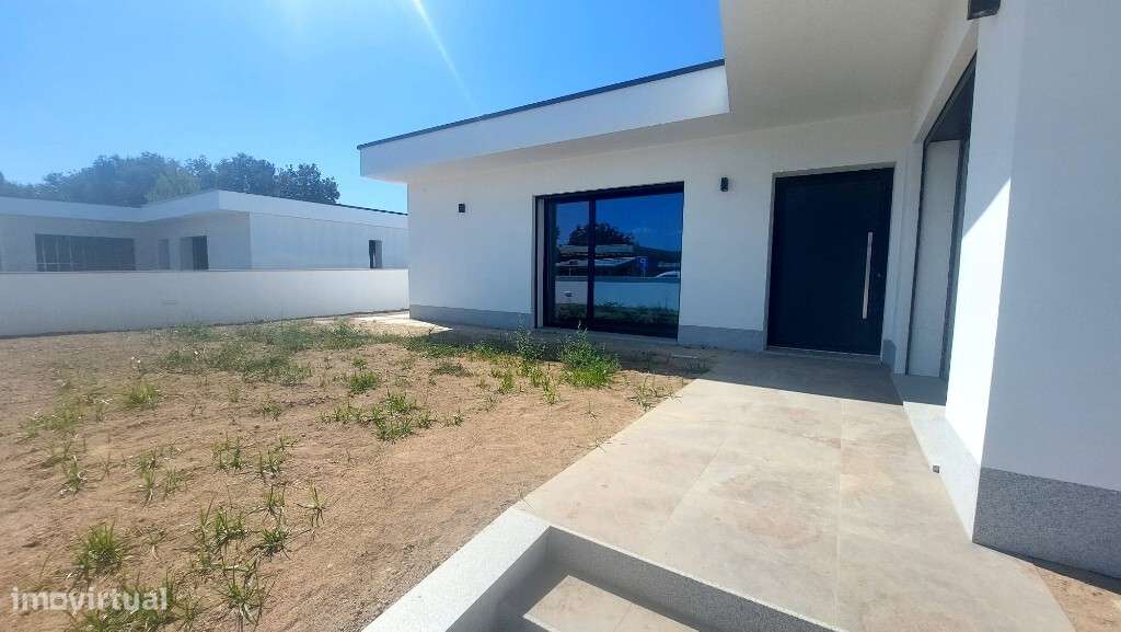 Moradia V3 Térrea Individual -Besteiros - Grande imagem: 2/31