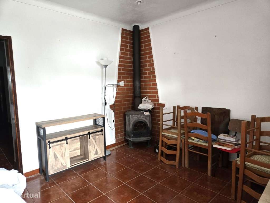 Moradia T2 de Dois Pisos com Quintal - Excelente Oportunidade - Grande imagem: 5/16